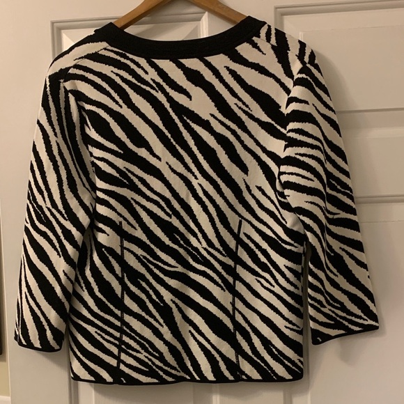 Jones NY Petite - Black & White Zebra Print Cardigan - Picture 5 of 6
